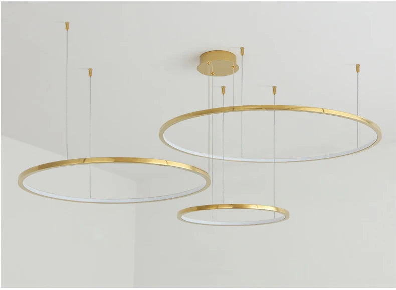 Luxuriöser goldener moderner Ring-Kronleuchter für Wohn- und Schlafzimmer