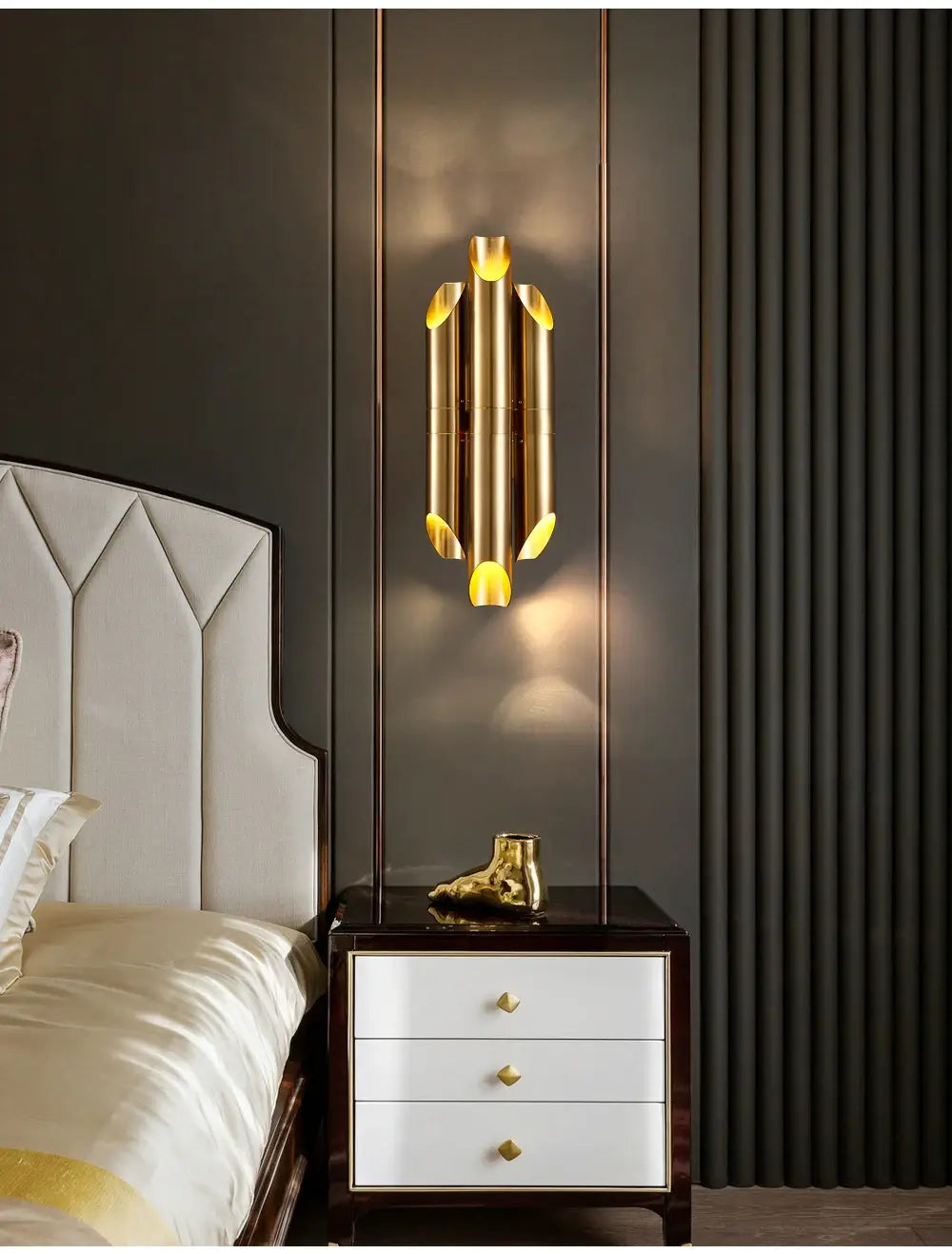 Moderne Wandleuchte aus gebürstetem Gold für Nachttisch, Schlafzimmer, Wohnzimmer