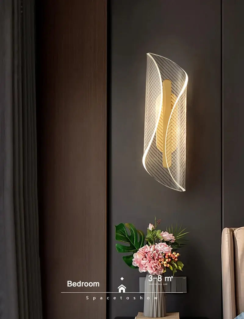 Kreative LED-Wandleuchte: Luxuriöse Goldlampe für Ihr Schlafzimmer