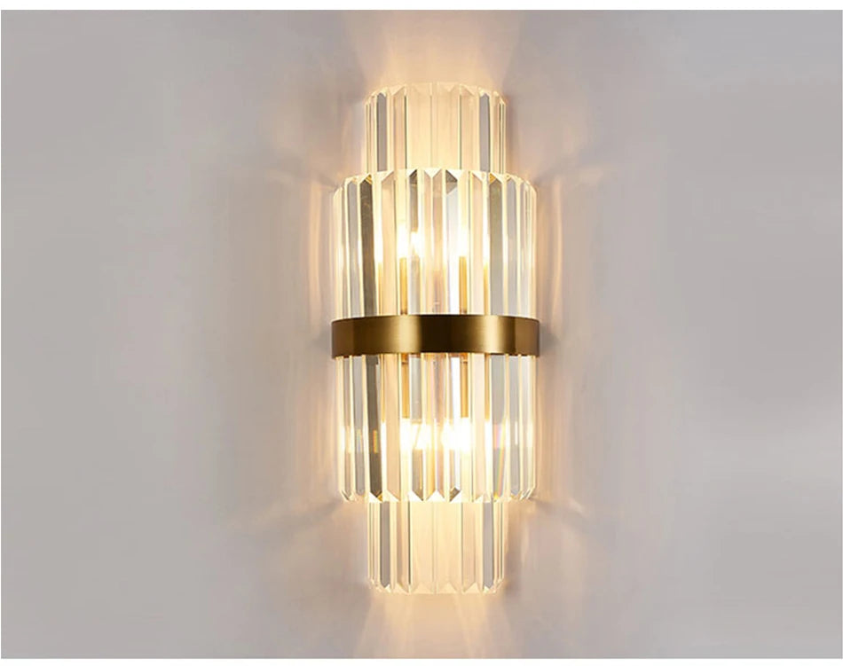Moderne Kristall-Gold-Wandlampe: Eine Nachttischlampe im Loft-Stil von Toplightstore