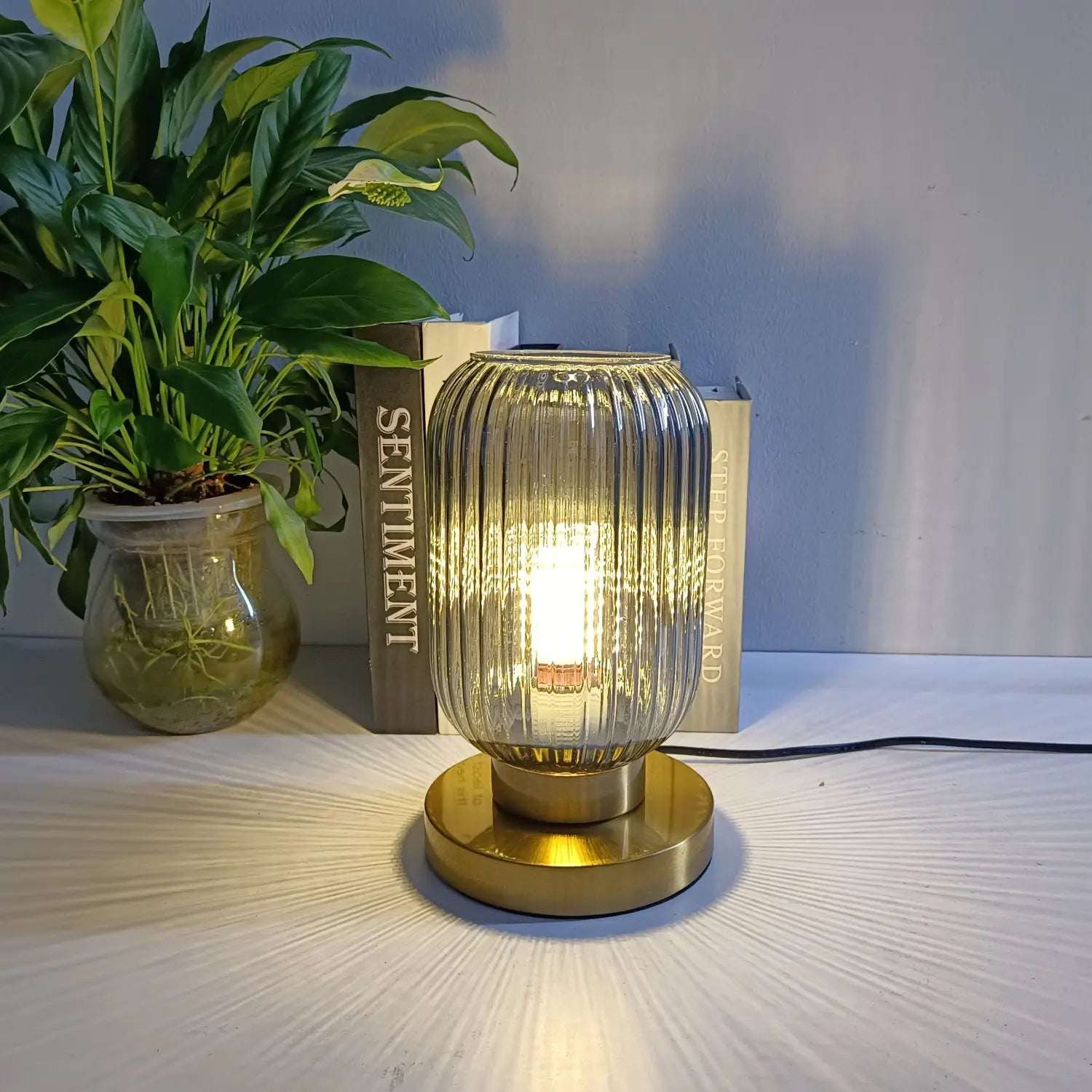 Nordische Art-Deco-Tischlampe aus Glas für Arbeitszimmer, Schlafzimmer, Wohnzimmer