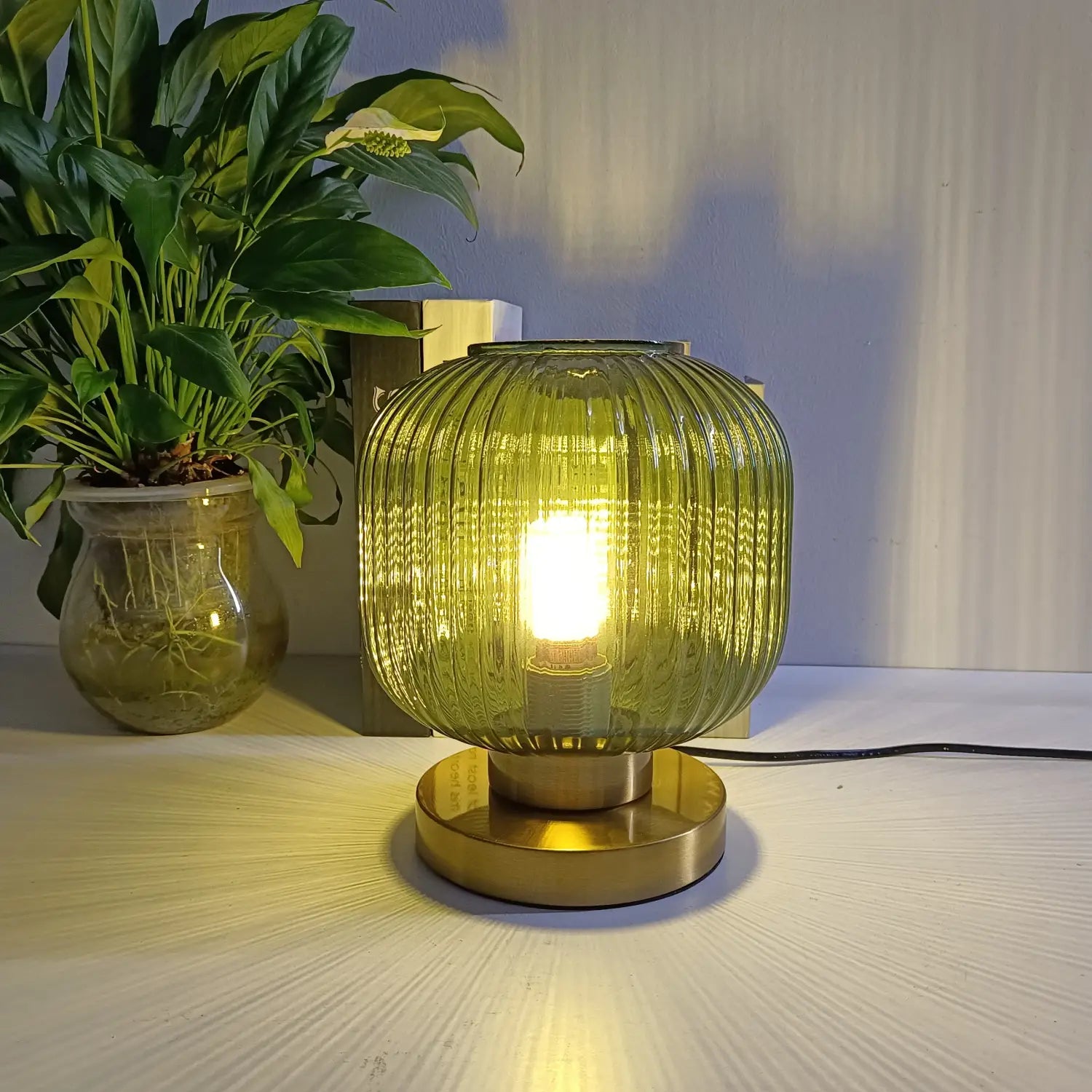 Nordische Art-Deco-Tischlampe aus Glas für Arbeitszimmer, Schlafzimmer, Wohnzimmer